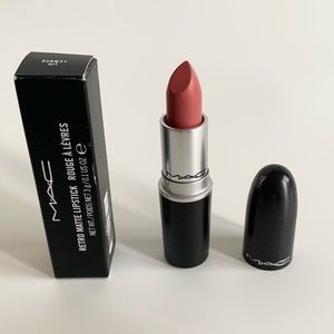 ❤️2/$20 || BNIB MAC Lipstick - “Runway Hit”